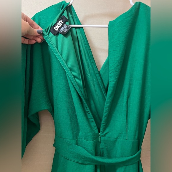 DKNY Green Long Sleeve Dress Size 4 Tie Waist Wrap Top Floral Detail Mini - Picture 9 of 9